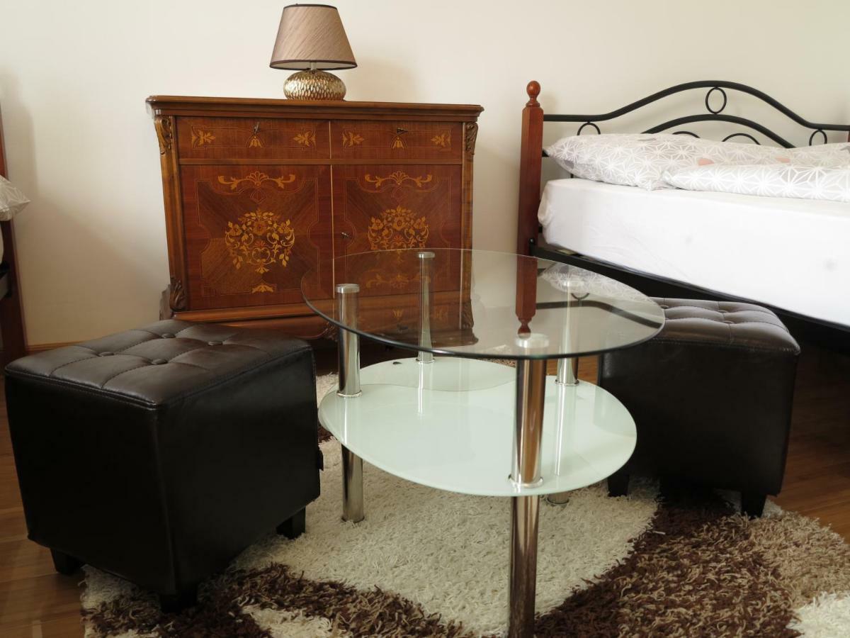Small Luxury Kapitol Apartment Vienna Luaran gambar