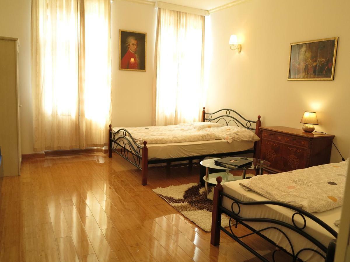 Small Luxury Kapitol Apartment Vienna Luaran gambar
