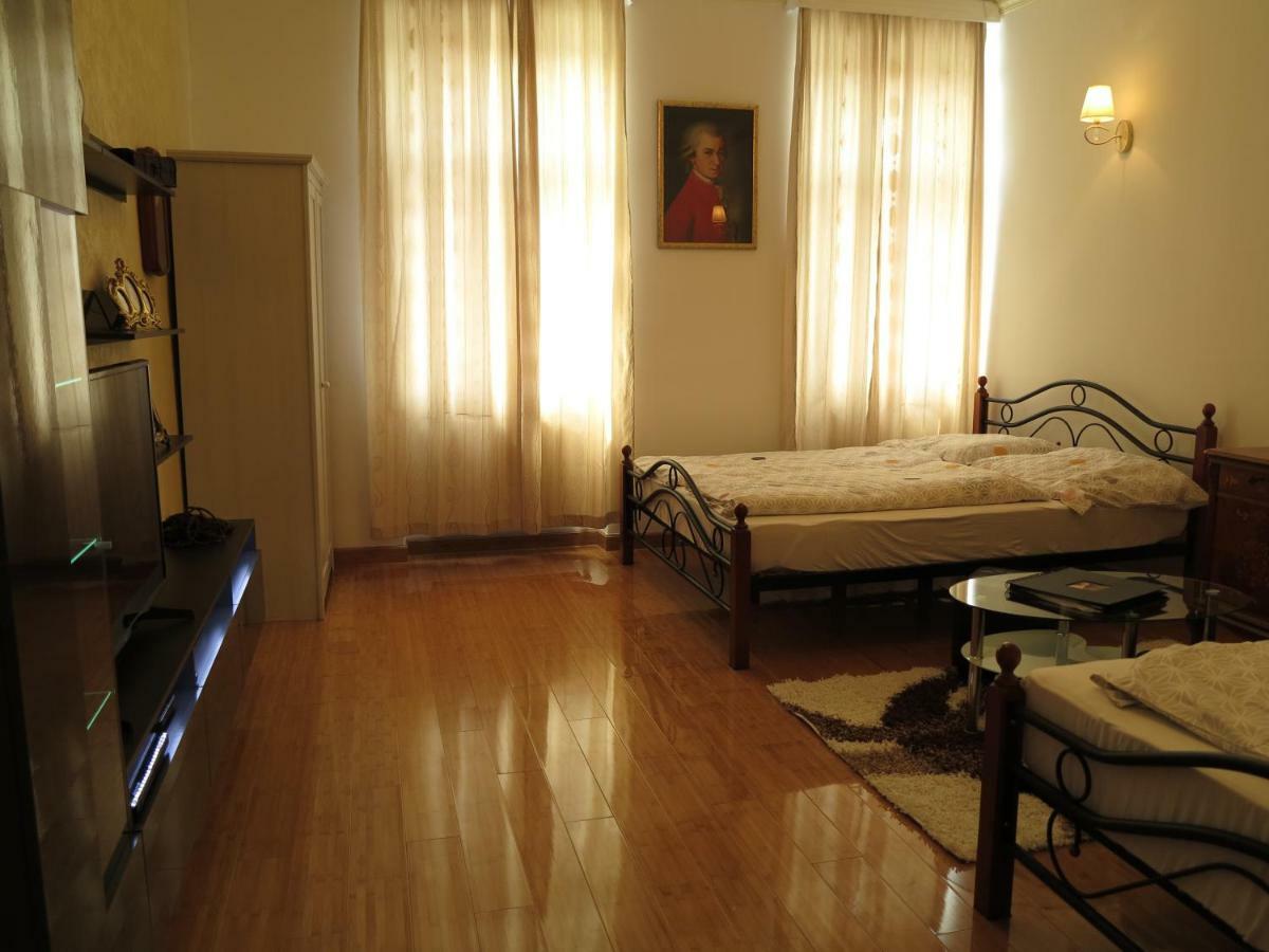 Small Luxury Kapitol Apartment Vienna Luaran gambar